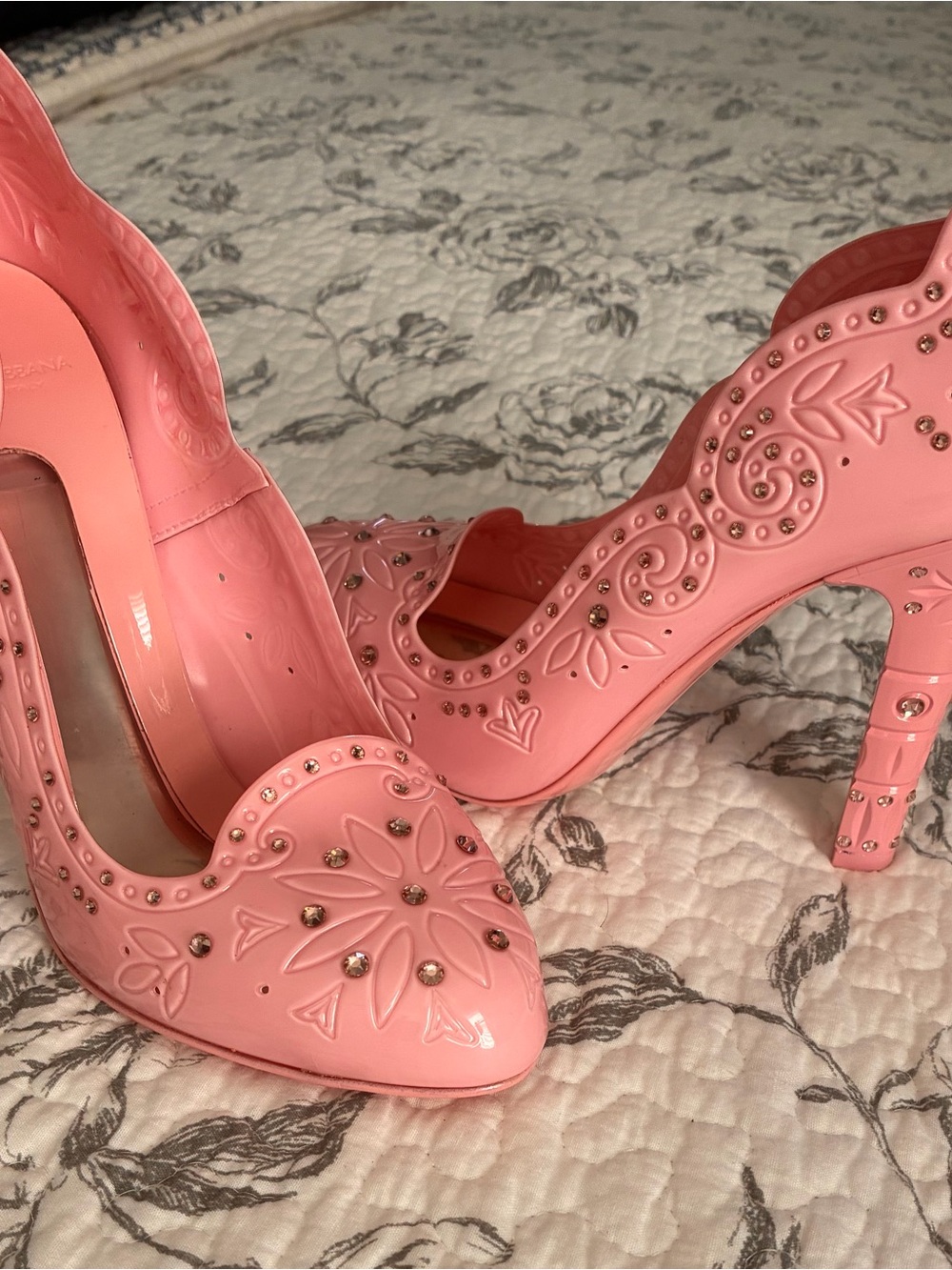 Never worn-no box-runs small
Dolce & Gabbana Pink Embellished Cutout High Heels